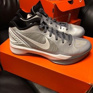 Women’s Nike Volley Zoom Hyperspikes